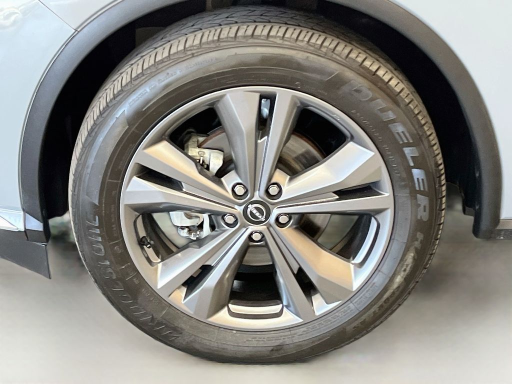 Used 2024 Boulder Gray Pearl Nissan Platinum image 33