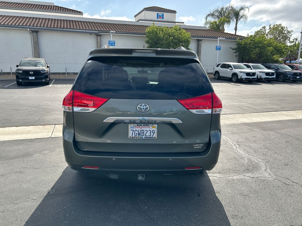 2014 Toyota Sienna XLE 5