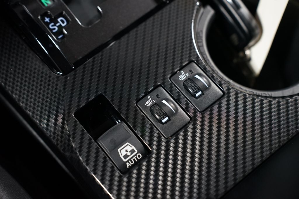 Thumbnail: 2024 Toyota 4Runner - 24