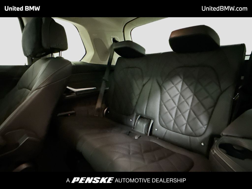 Thumbnail: 2026 BMW X7 - 14