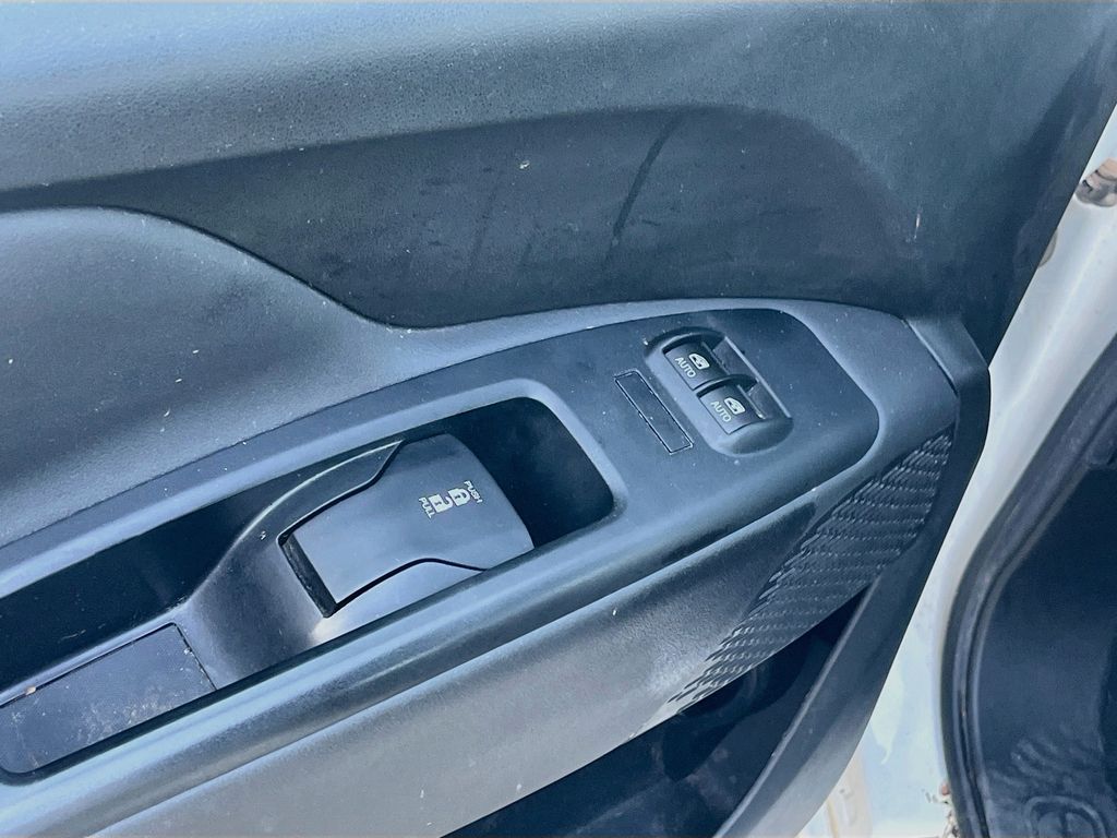 Used 2022 White Ram Base image 17