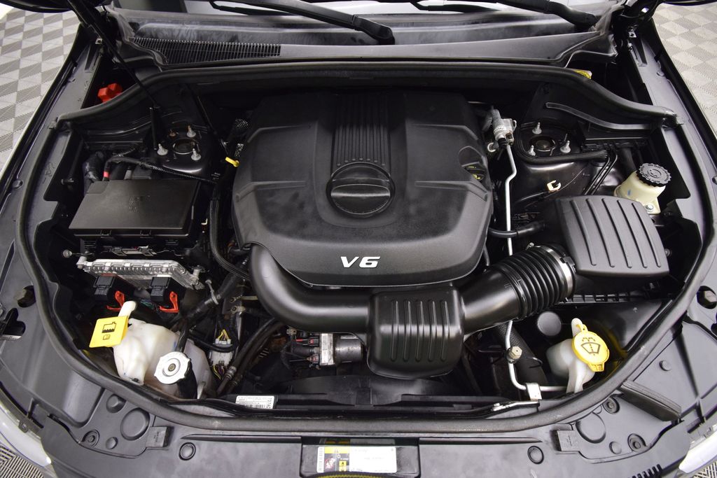 used 2015 Jeep Grand Cherokee car, priced at $13,900