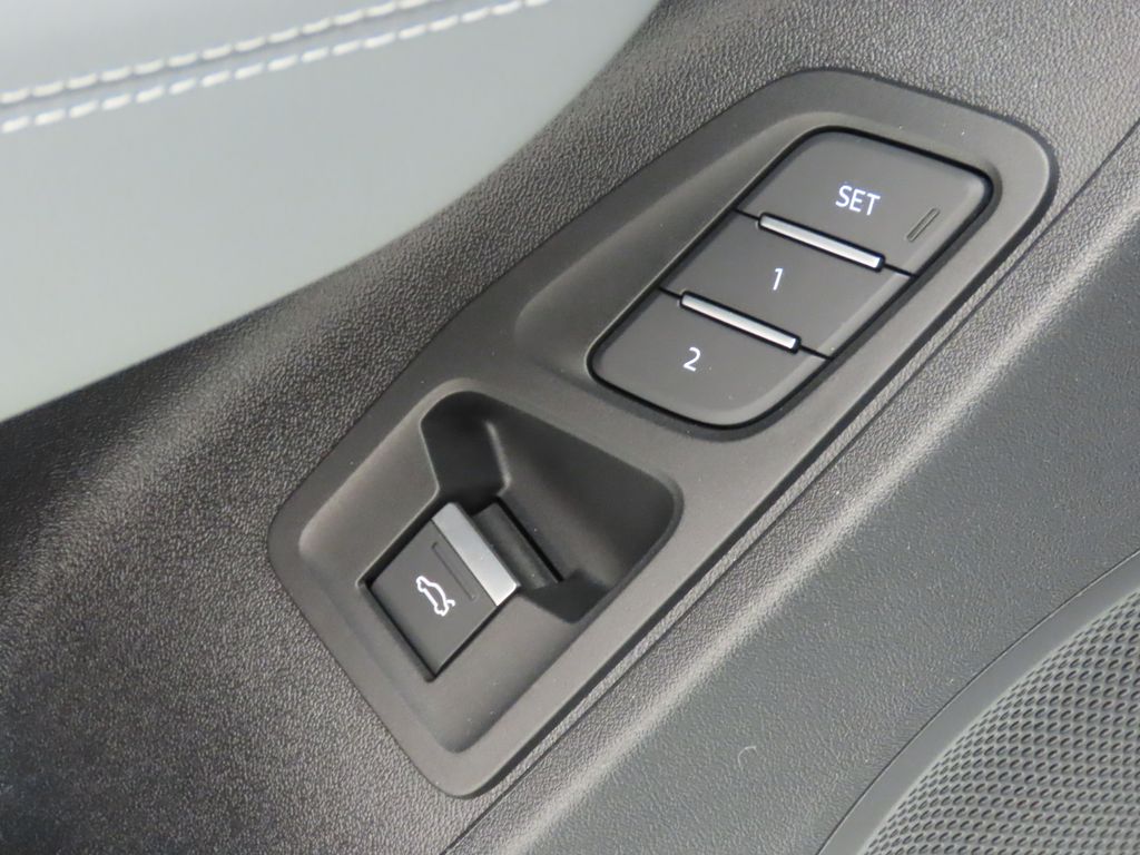 Thumbnail: 2026 Audi Q3 - 32