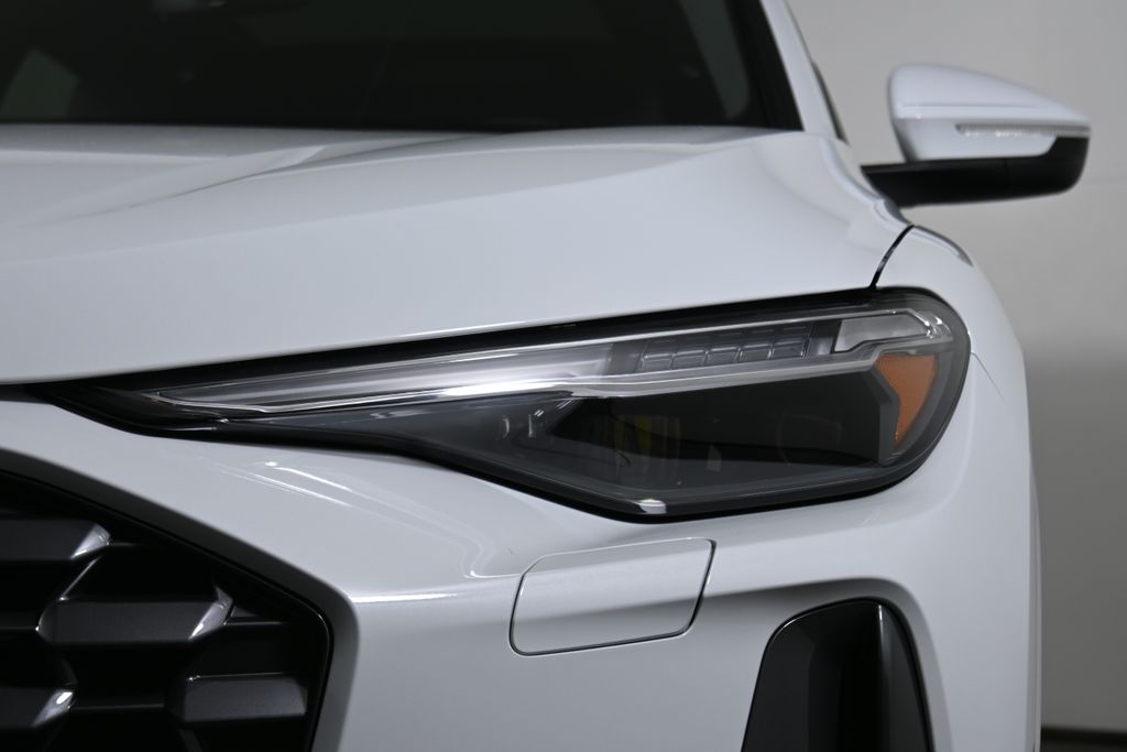 Thumbnail: 2025 Audi Q5 - 10