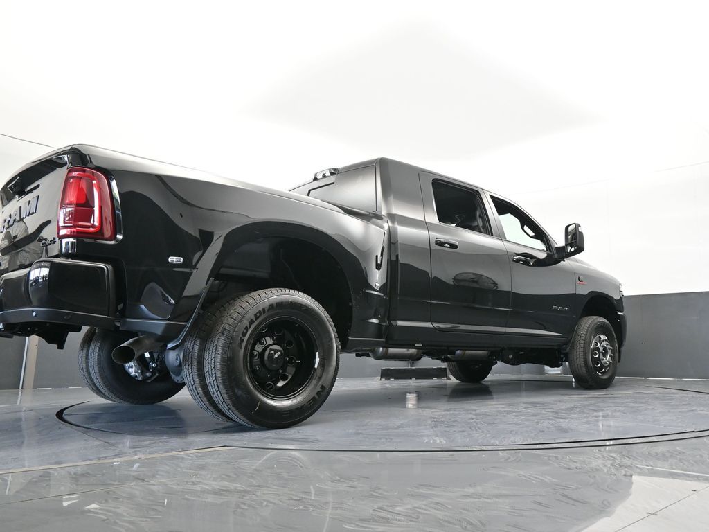New 2026 Diamond Black Crystal Pearlcoat Ram Laramie image 67
