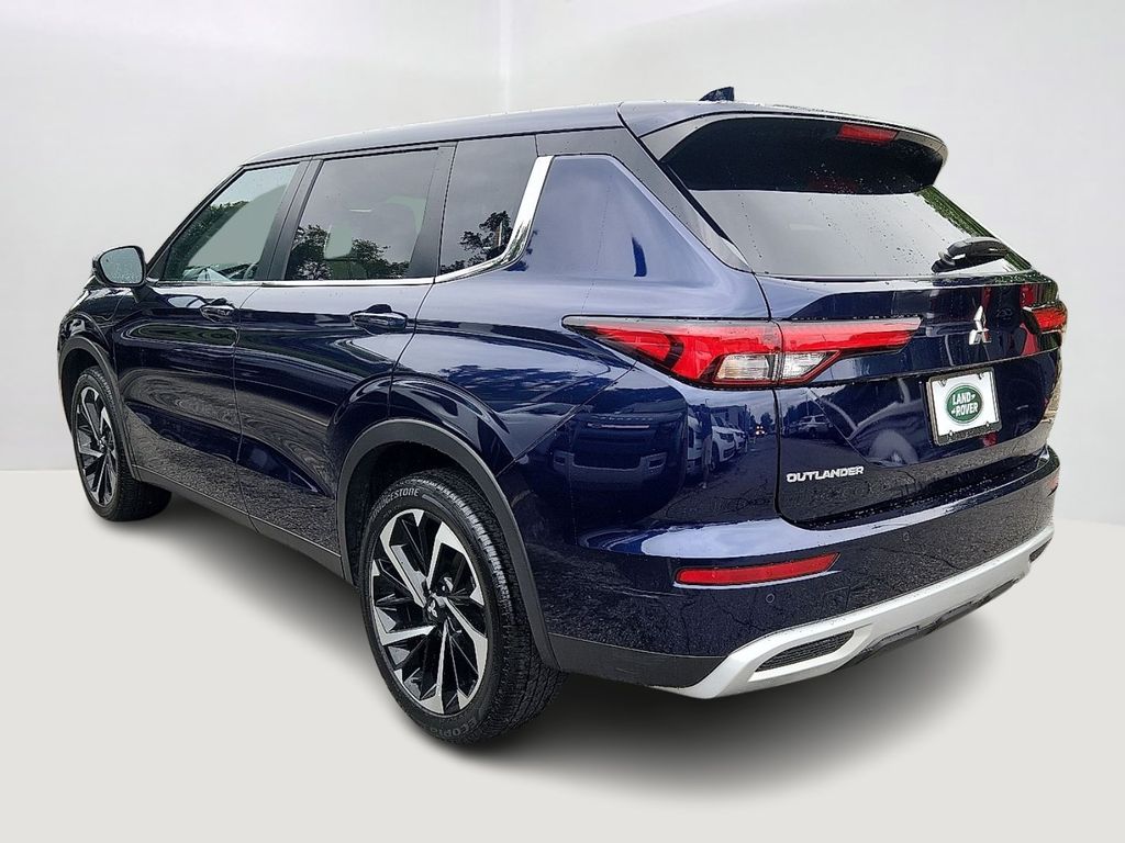 Thumbnail: 2024 Mitsubishi Outlander - 7