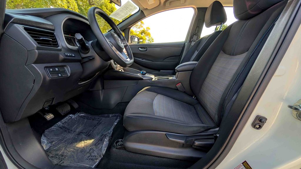 Used 2022 Nissan Leaf S 4D Hatchback