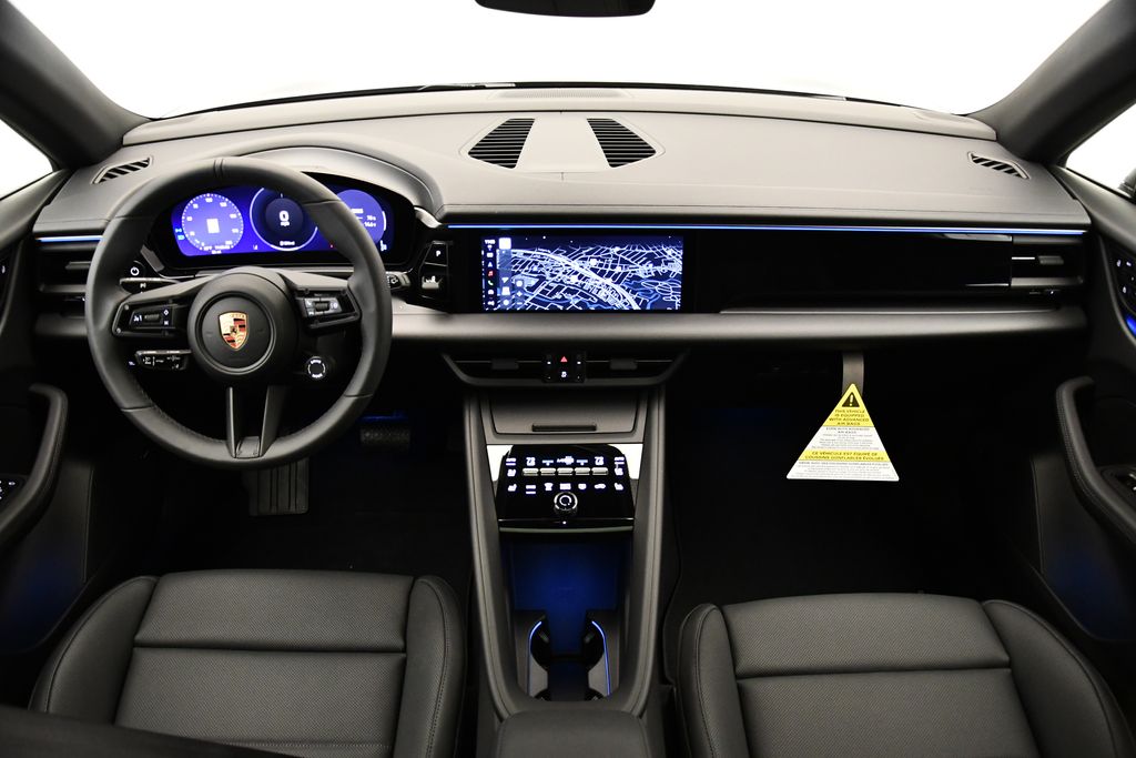 Thumbnail: 2025 Porsche Macan - 21