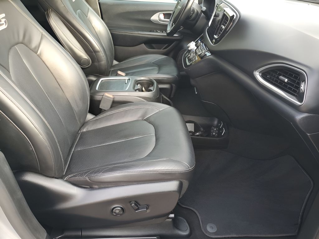 Used Car 2019 Chrysler Pacifica  Touring L Plus For Sale Under $20,000 In Austin, Texas