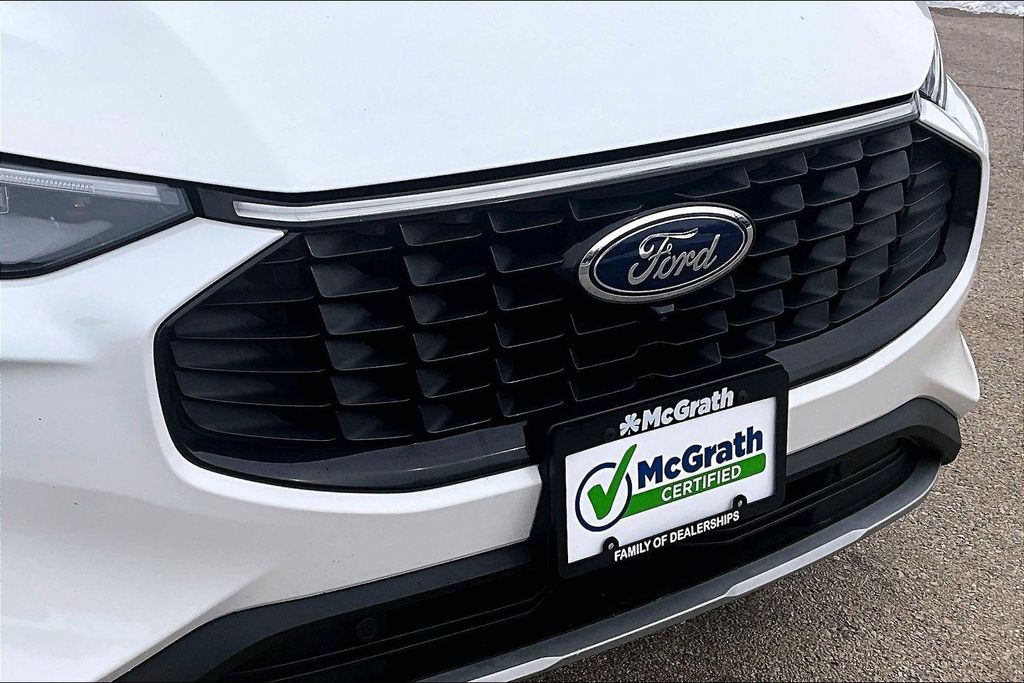 Certified Used 2023 White Ford Platinum image 27