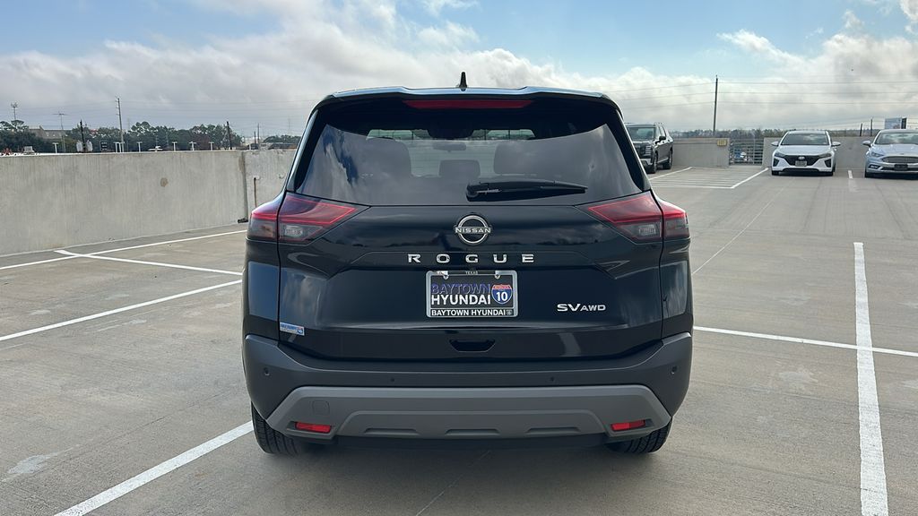 2023 Nissan Rogue SV - 10