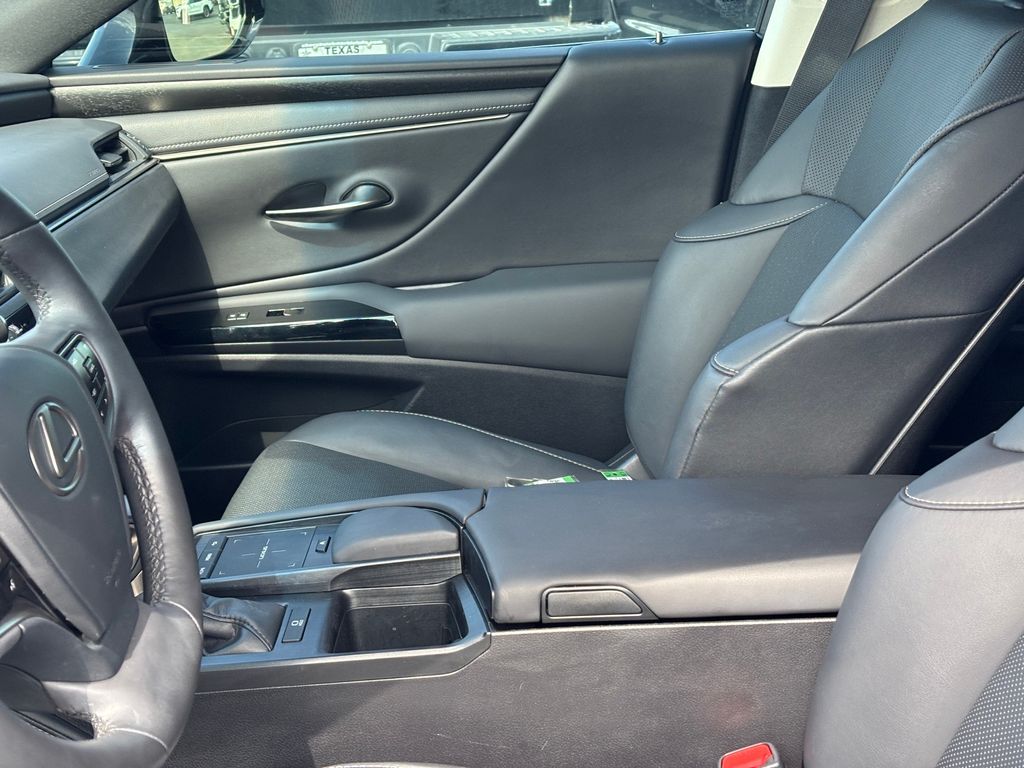 Used Car 2022 Lexus Es  350 For Sale Under $40,000 In Austin, Texas