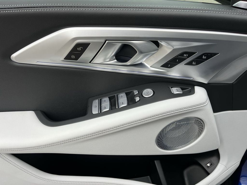 Thumbnail: 2026 BMW XM - 13