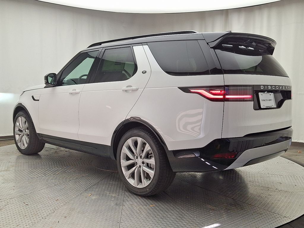 Thumbnail: 2026 Land Rover Discovery - 4