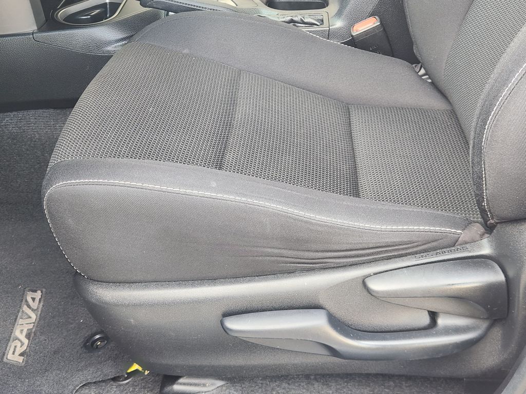 2016 Toyota RAV4 XLE White at Baytown Hyundai