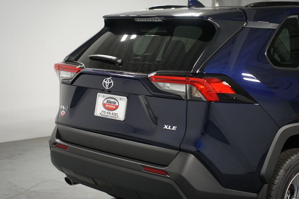 2025 Toyota RAV4 XLE 9