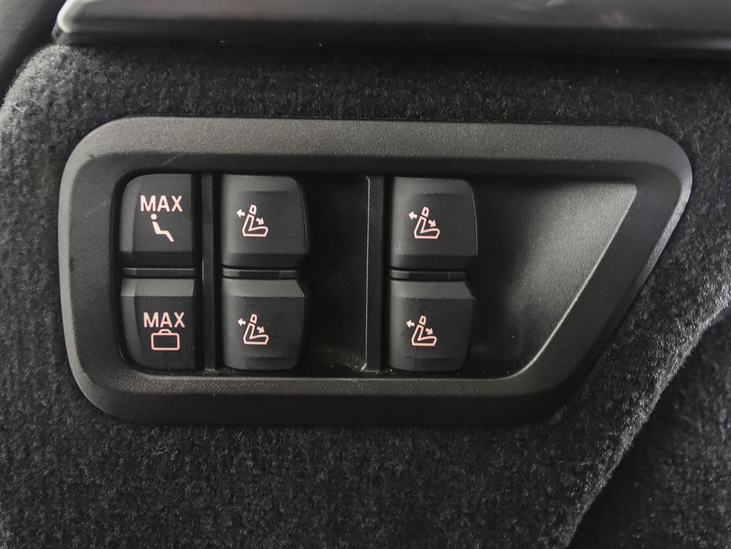 Thumbnail: 2024 BMW X7 - 23