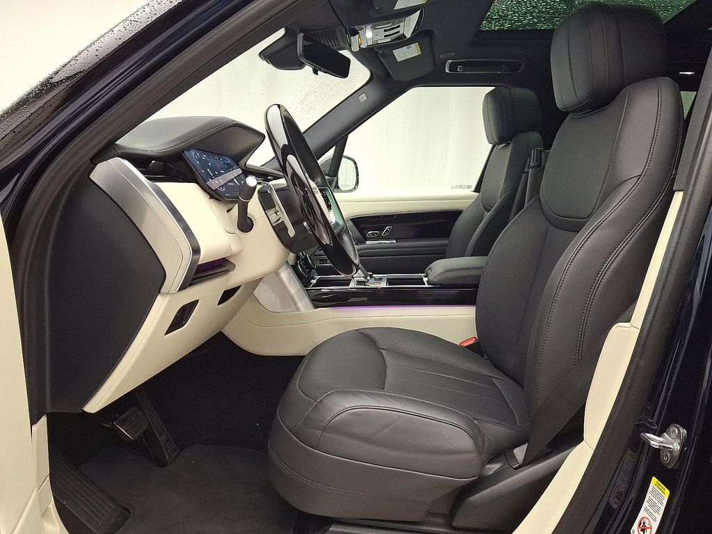2023 Land Rover Range Rover SE 14