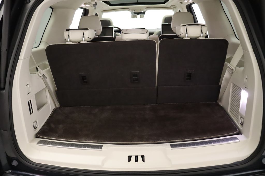 Thumbnail: 2021 Lincoln Navigator - 22