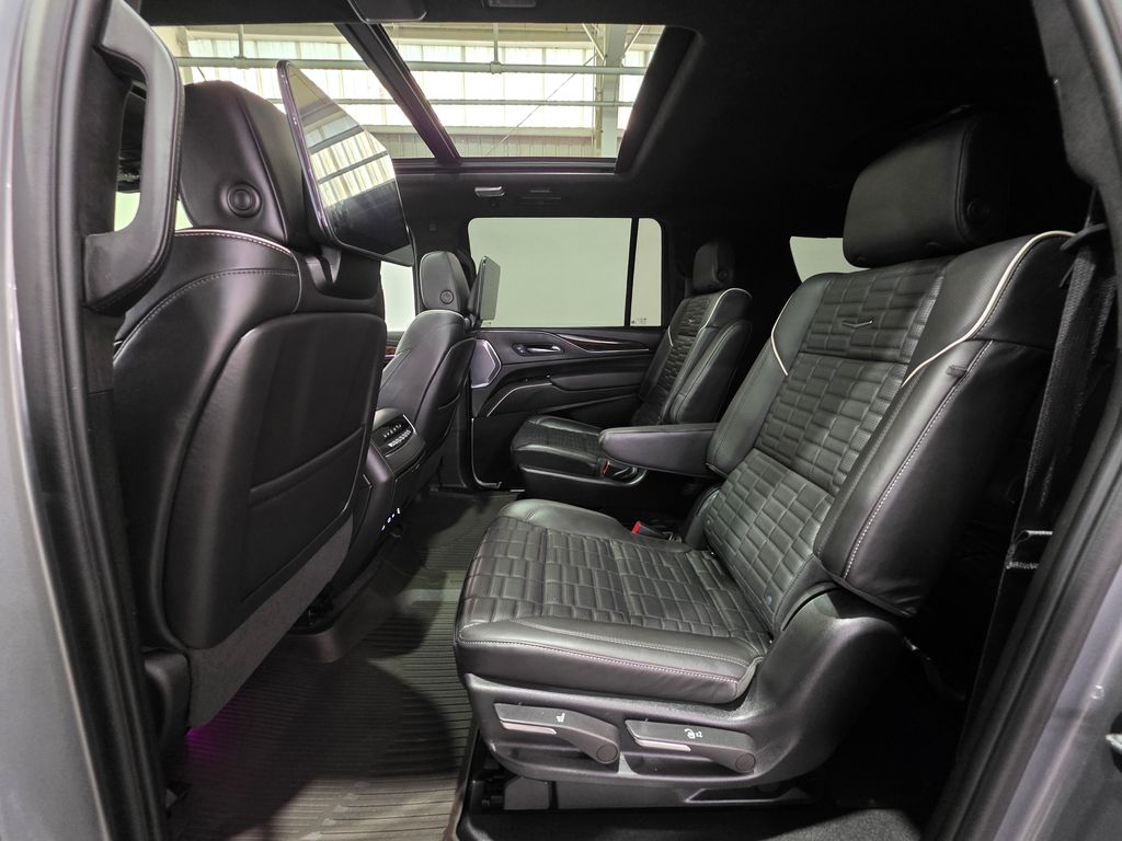 2023 Cadillac Escalade ESV Sport Platinum