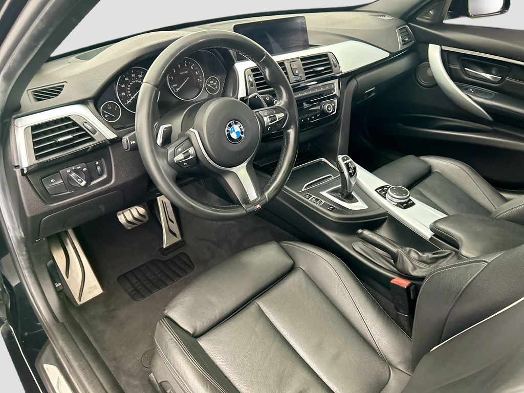 Thumbnail: 2017 BMW 3 Series - 9