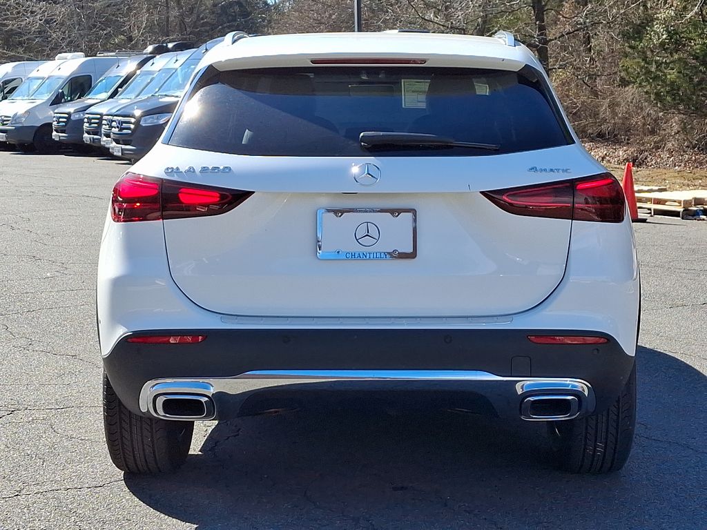 2025 Mercedes-Benz GLA 250 4MATIC 5