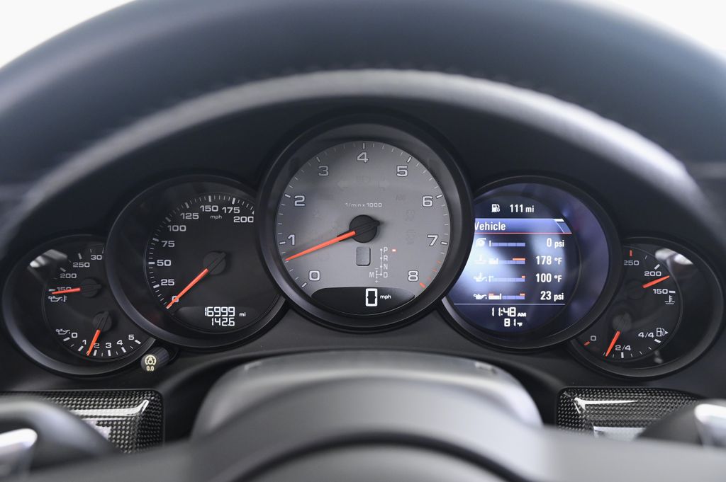 Thumbnail: 2017 Porsche 911 - 32