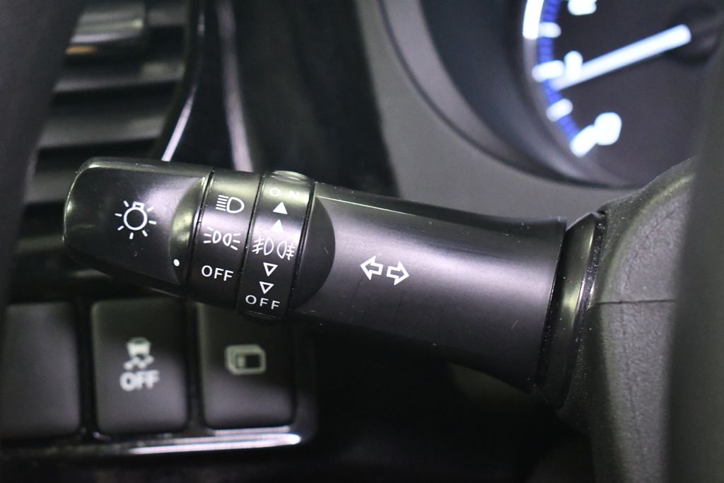 Thumbnail: 2019 Mitsubishi Outlander - 20