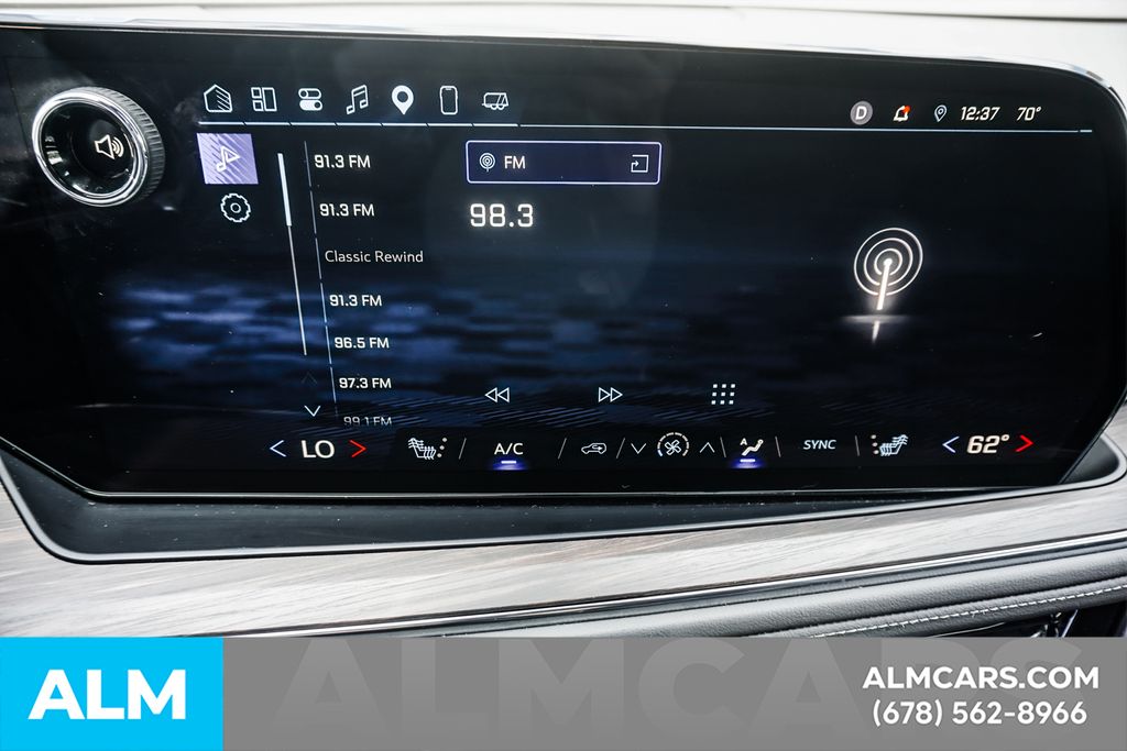 Used 2025 White Chevrolet LT image 41
