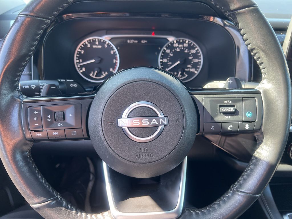 2022 Nissan Pathfinder SV photo