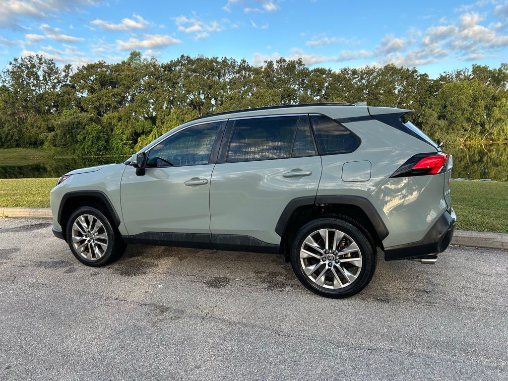 Thumbnail: 2022 Toyota RAV4 - 3