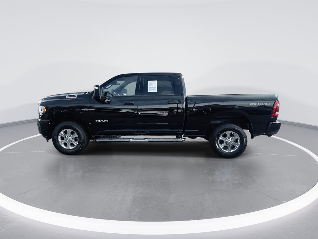 View vehicle photo 3