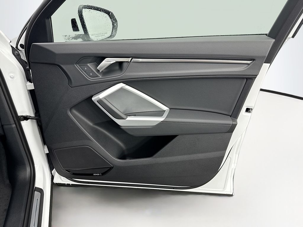 Thumbnail: 2025 Audi Q3 - 23