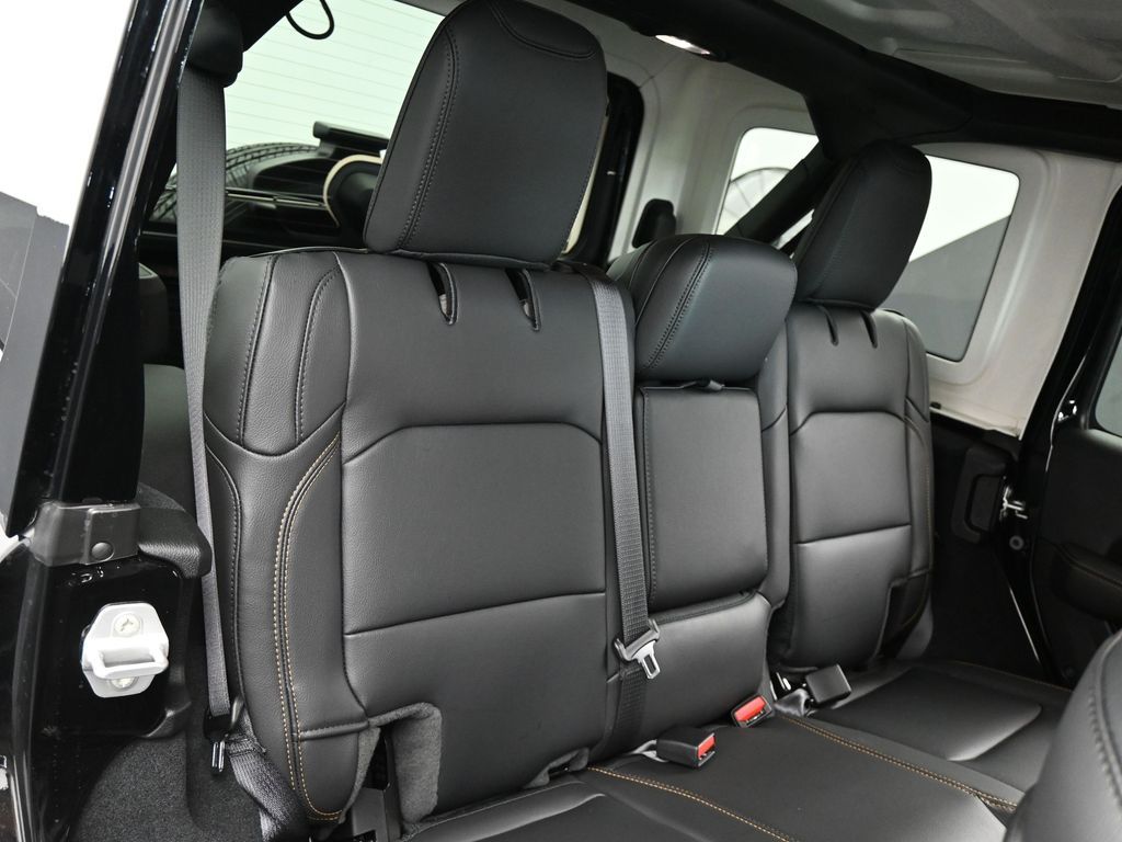 New 2025 Black Clearcoat Jeep Sahara image 40