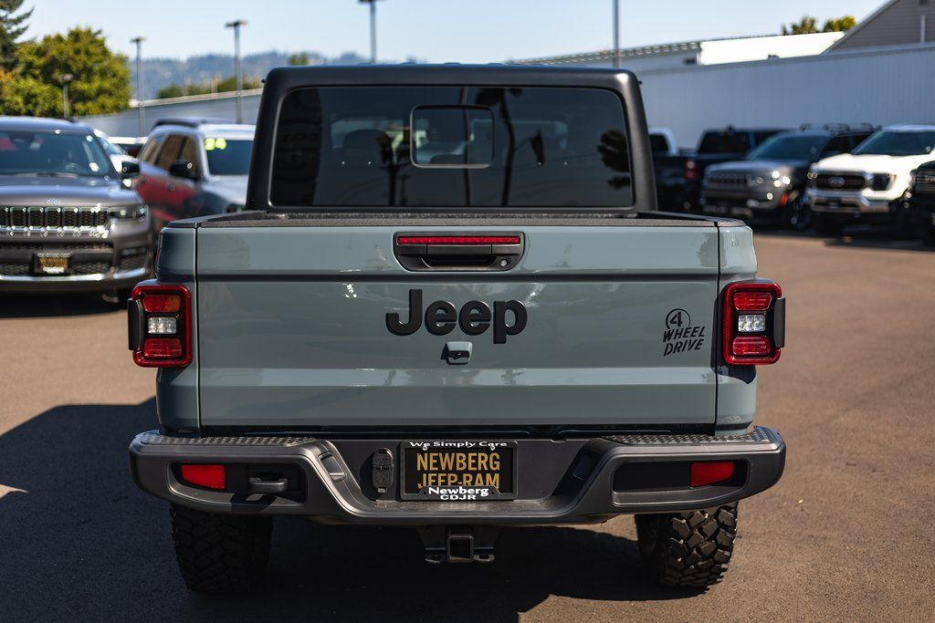 2025 Jeep Gladiator Willys thumbnail 11