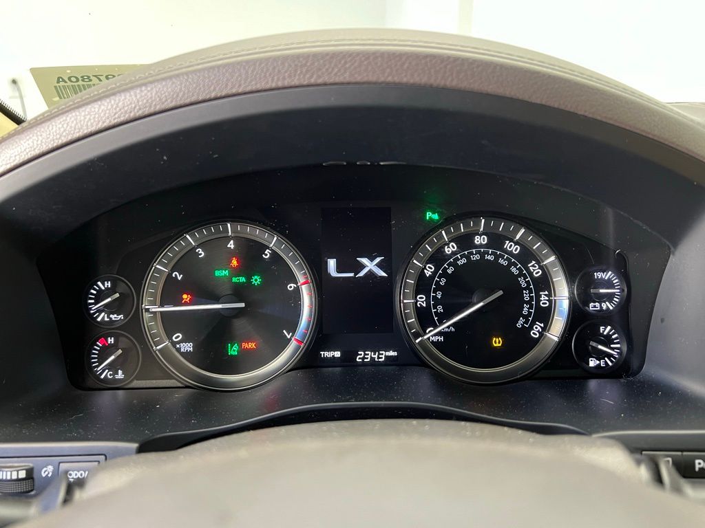 Thumbnail: 2016 Lexus LX - 11