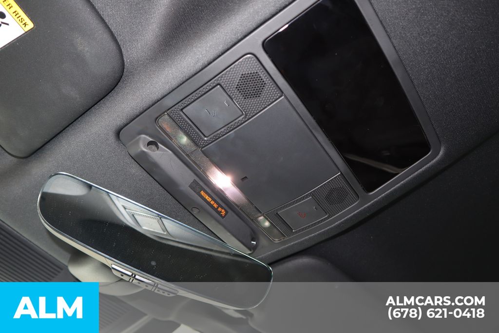 Used 2023 White Land Rover S image 37