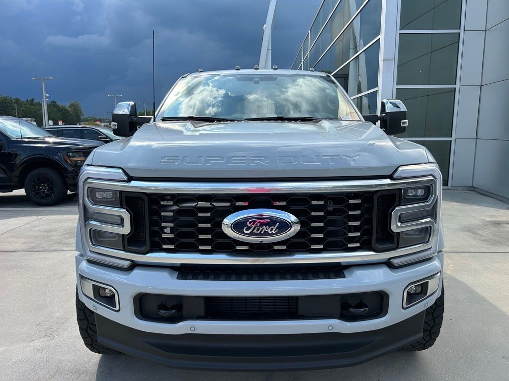 2025 Ford F-450 Super Duty Platinum