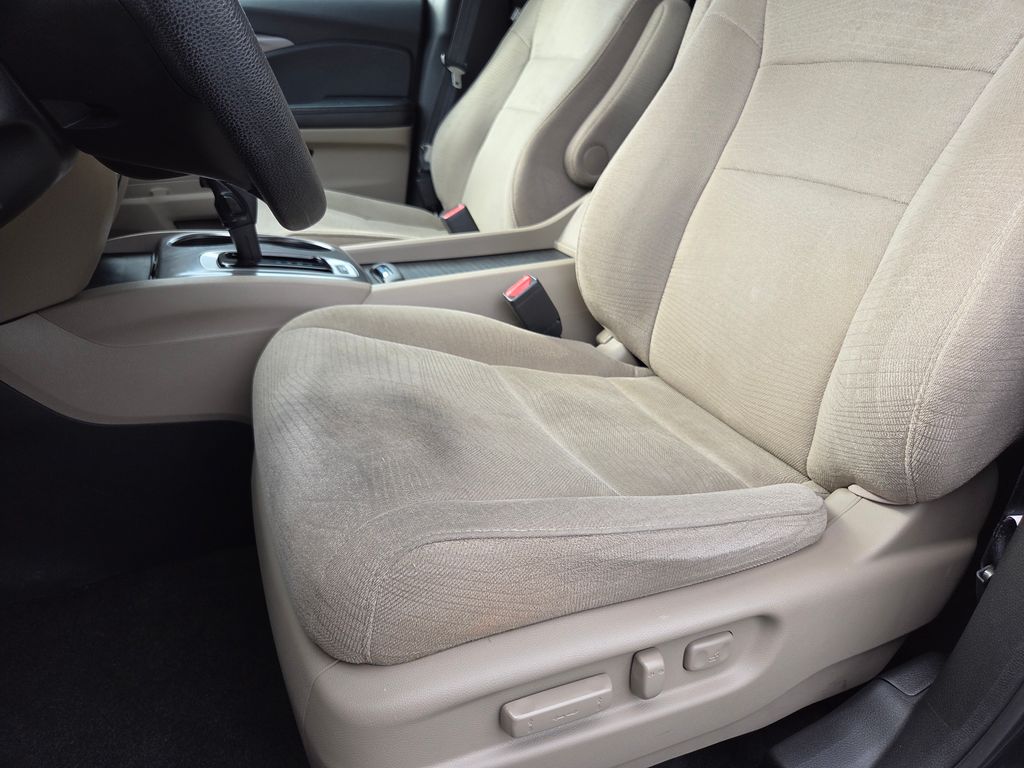 Certified Used 2018 Black Honda EX image 29