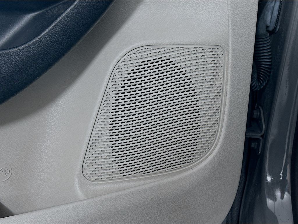 Thumbnail: 2022 Chrysler Pacifica - 18