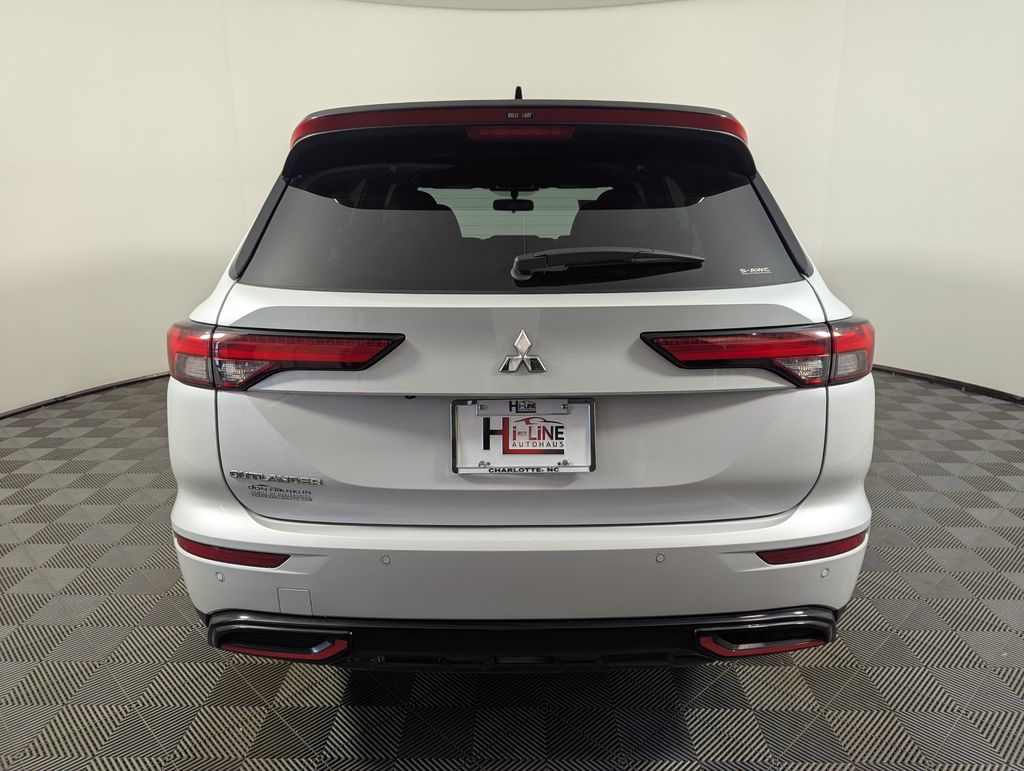 2024 White Mitsubishi Outlander SE Ralliart 4X4 SUV