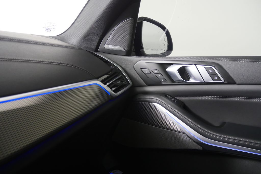 Thumbnail: 2023 BMW X5 - 29