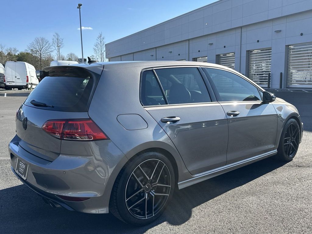 2016 Volkswagen Golf R  8