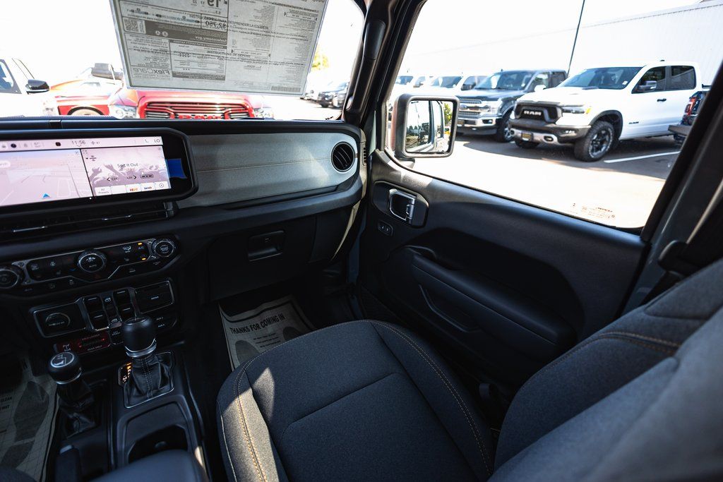 2025 Jeep Gladiator Willys thumbnail 28