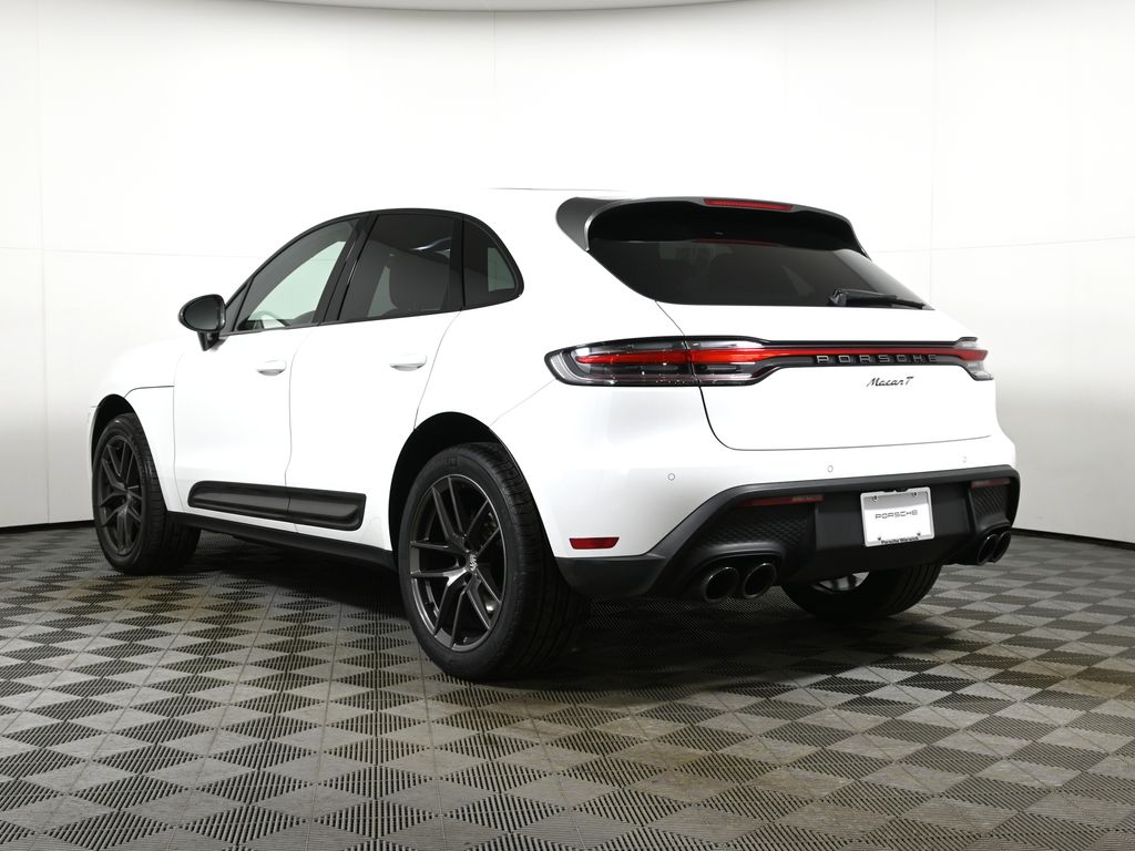 Thumbnail: 2023 Porsche Macan - 3