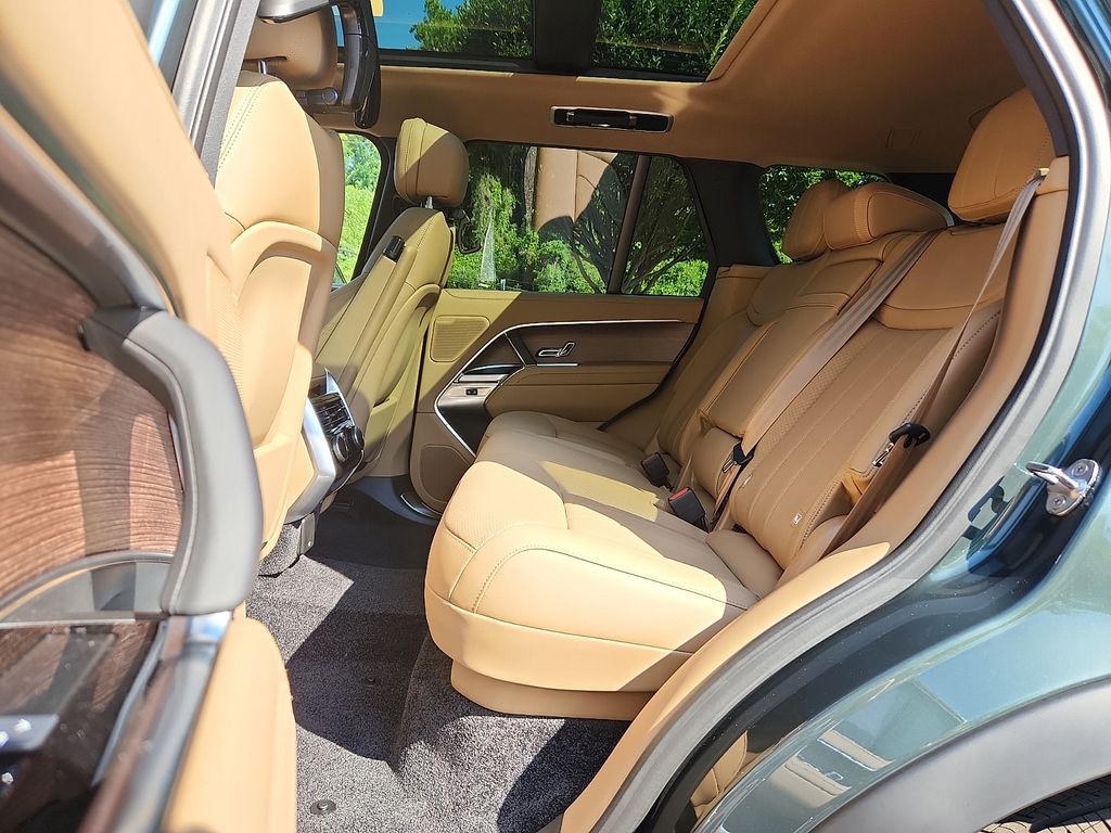 Thumbnail: 2026 Land Rover Range Rover - 5