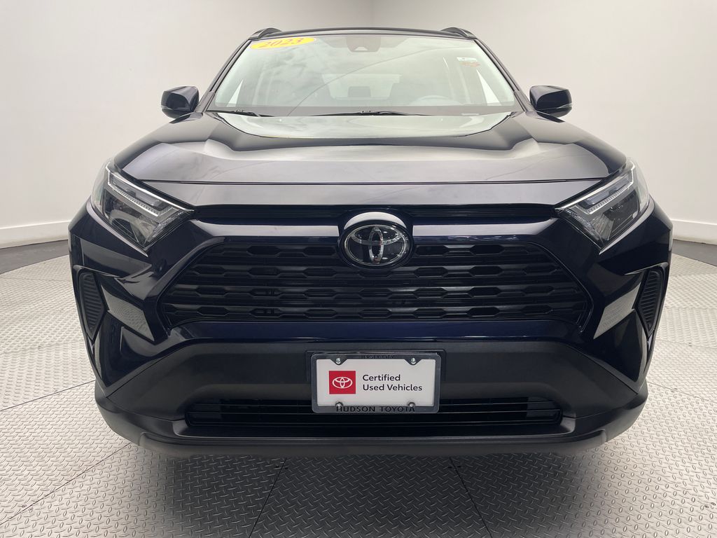 2023 Toyota RAV4 XLE 2