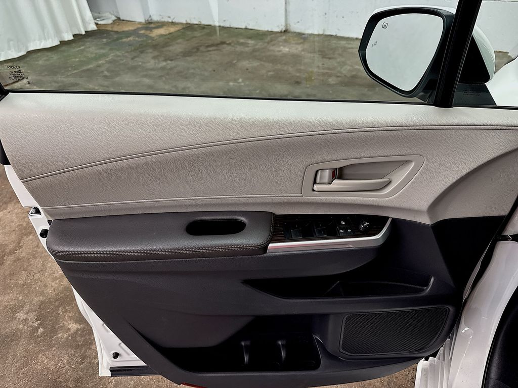 Used 2023 Toyota Sienna Van