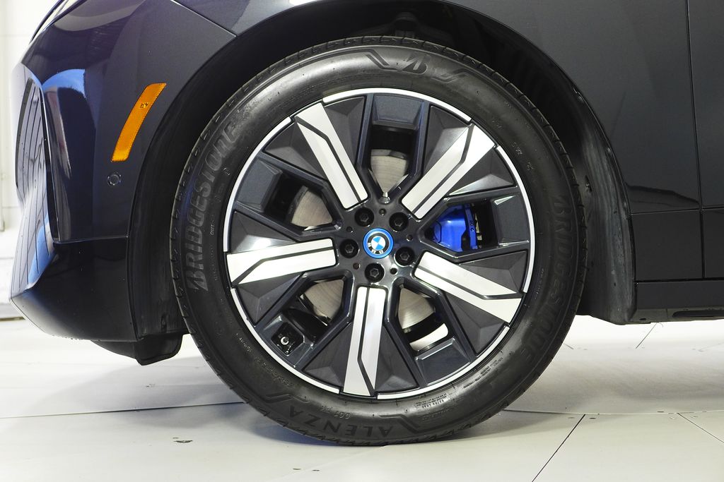 Thumbnail: 2023 BMW iX - 5