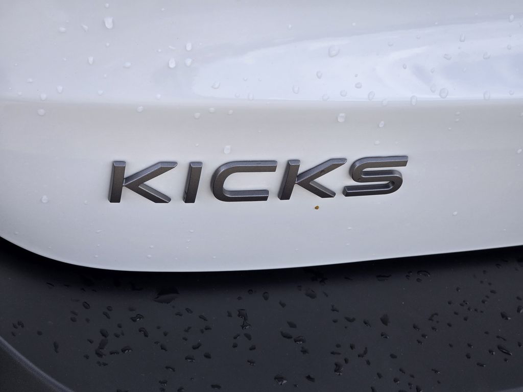 2026 Nissan Kicks S - 8